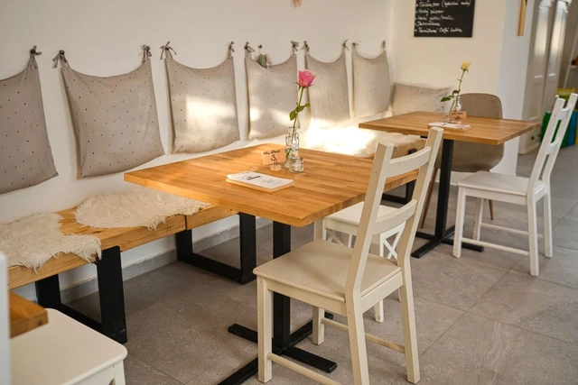 prostory a stul votruba kafe